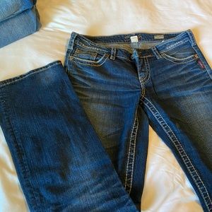 Super cute silver jeans